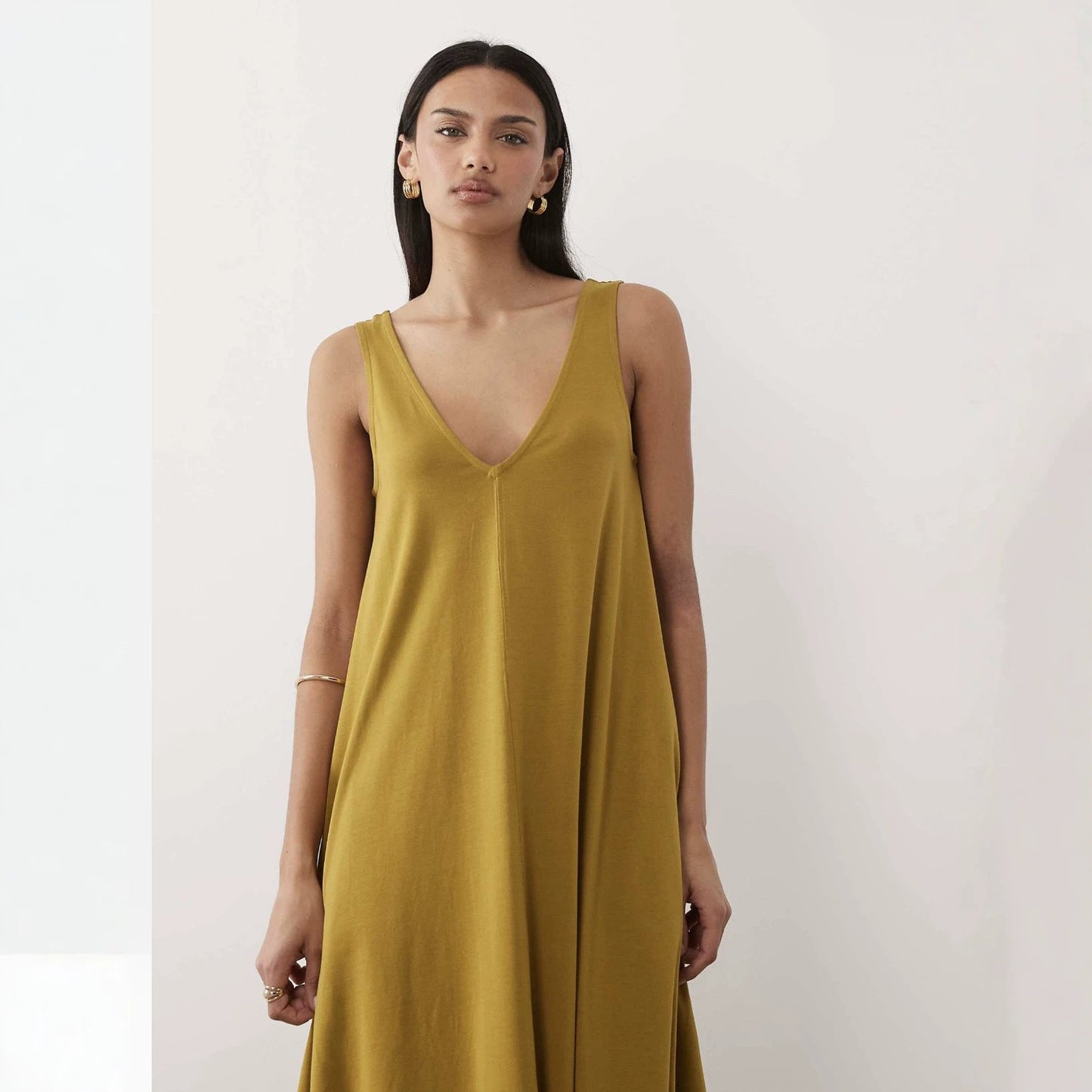 Flowy V-Neck Sleeveless Maxi Dress